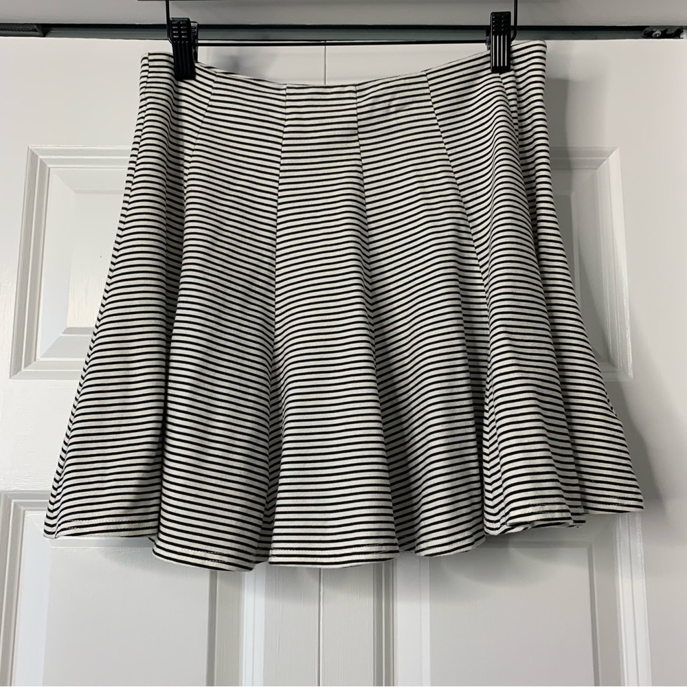 American Eagle Outfitters Black and Cream Striped Skater Skirt Size 4